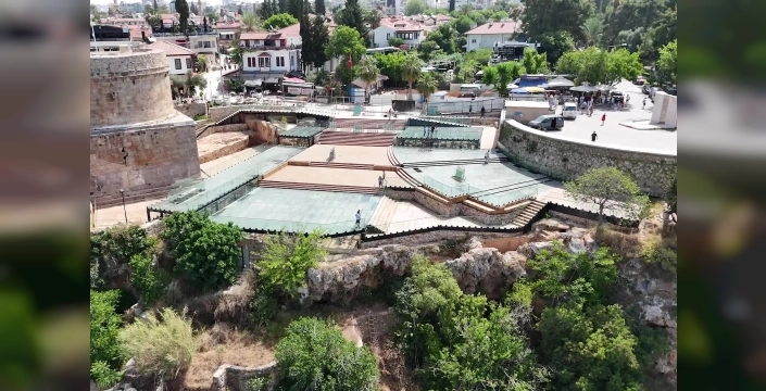 Tarihi Hıdırlık Kulesi, Cihan Nacar'ın Sanat Dolu Defilesine Ev Sahipliği Yapacak