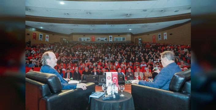 Tasavvuf müziğinin duayeni Ahmet Özhan, Keçiören'de manevi bir yolculuğa çıkardı
