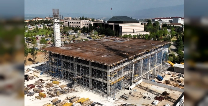 Umuttepe'de dev proje hızla ilerliyor: 5 bin kişilik cami ve modern otopark son aşamada