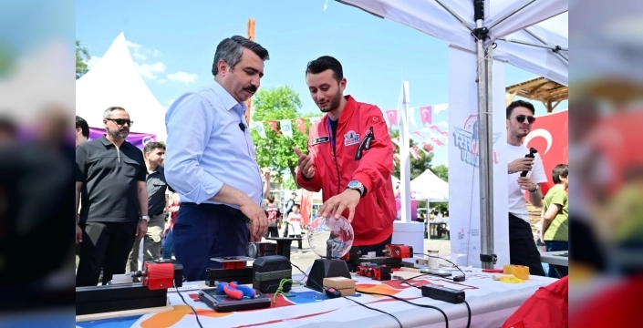 Yıldırım'da gençler, bilim ve teknoloji festivalinde buluştu