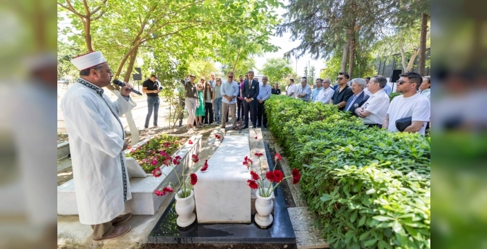 22 yıl sonra bile unutulmadı: İzmir, merhum başkanı Piriştina'yı özlemle andı