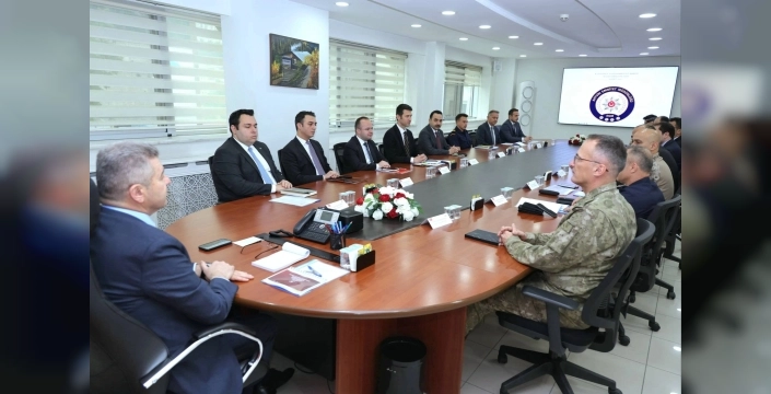 Artvin'de güvenlik masaya yatırıldı: Vali Ergün başkanlığında kritik koordinasyon