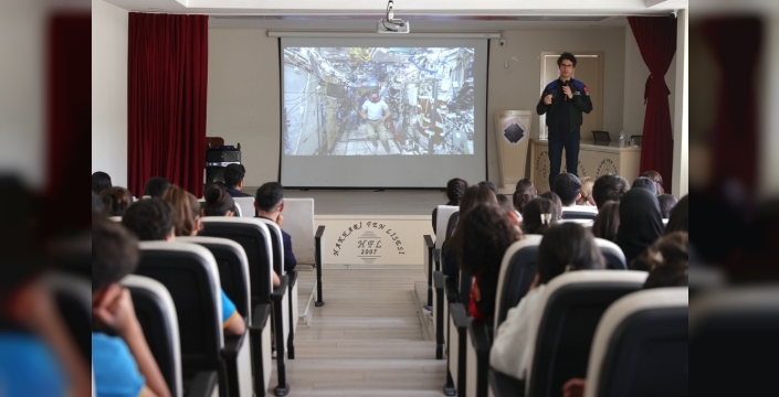 Astronot Tuva Cihangir Atasever, Hakkari'de öğrenc