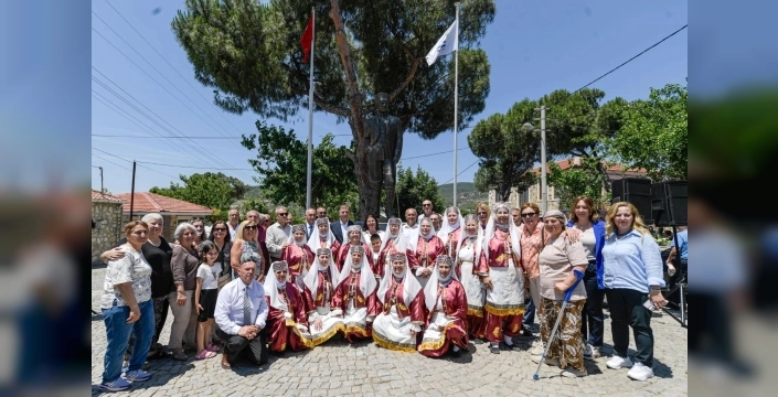 Atatürk sevgisi Foça Yeniköy'de bir anıtla taçlandı
