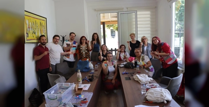 Atık kumaşlar sanata dönüşüyor: Maltepe'de ileri dönüşüm rüzgarı