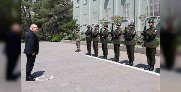 Bakan Güler'den Kahramanmaraş'ta kritik tugay ziya