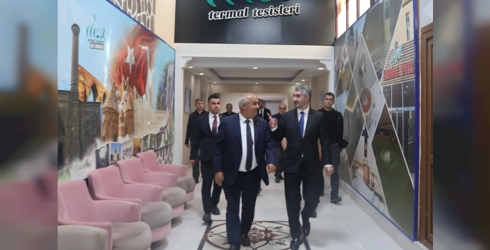 Bakan Yardımcısı Tarıkdaroğlu, Aziziye'de önemli incelemelerde bulundu