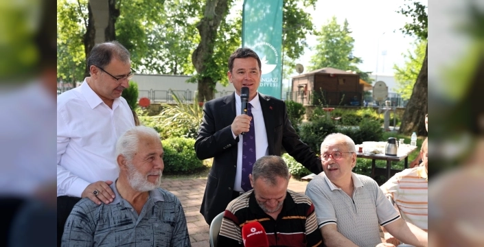 Başkan Aydın, Veysel Karani'de vatandaşlarla kahvaltıda buluştu