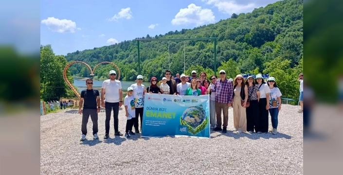 Bilecik'te 'Dünya Bize Emanet' diyerek doğaya nefe