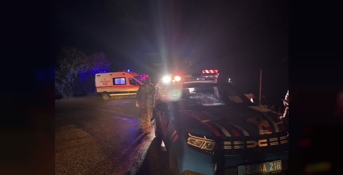 Bingöl'de feci kaza: Dere yatağına uçan otomobilde can pazarı!