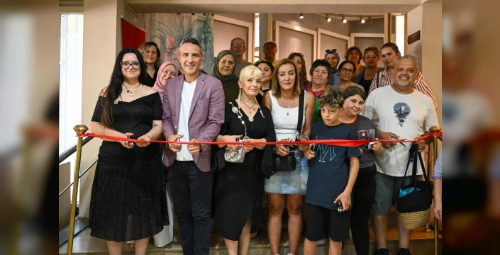 Bornova'da 'Biz' Sergisiyle sanat rüzgarı: Kardeşlerin tuval