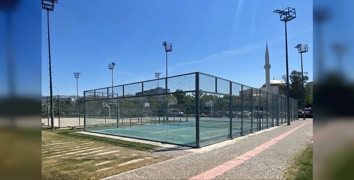 Bostanlı Sahili'nde padel çılgınlığı başlıyor: Yeni kortlar 