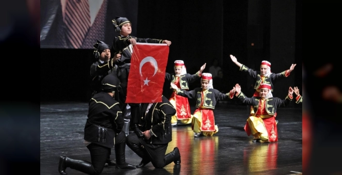 Bursa'da aileler sanatla buluştu: Bir-İz ekibinden unutulmaz gece