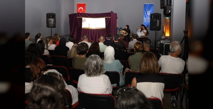 Bursa'da Karagöz sanatı gençlerin yorumuyla geleceğe taşınıyor