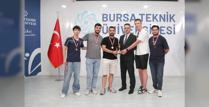 Bursa Teknik'te sporun kazananları büyük ödüllerini aldı