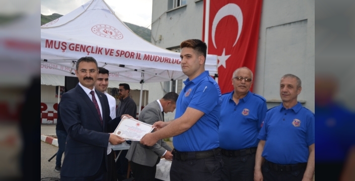 Ceza infaz personeli unutulmadı: Muş'ta özel gün kutlaması