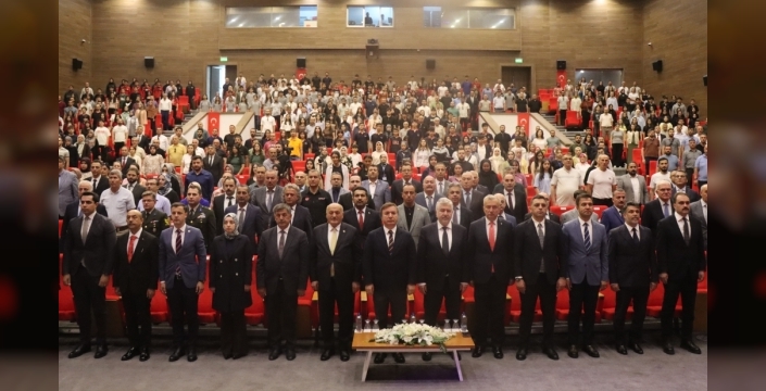Dijitalleşme tuzağına dikkat: Sanayi ve Teknoloji Bakan Yardımcısı Dönmez'den gençlere uyarı