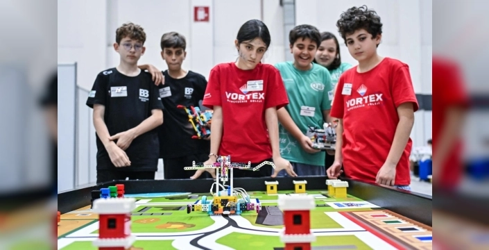 Dünya Robot Olimpiyatı Türkiye Finali'nde teknoloji ve yarat