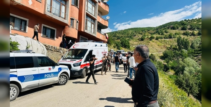 Hakkari'de aile katliamı: Eşini ve 3 akrabasını öldüren zanlı intihar girişiminde bulundu