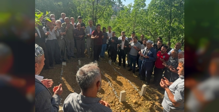 Hakkari'de trajik cinayet: Kadın ve ailesi yan yana defnedildi