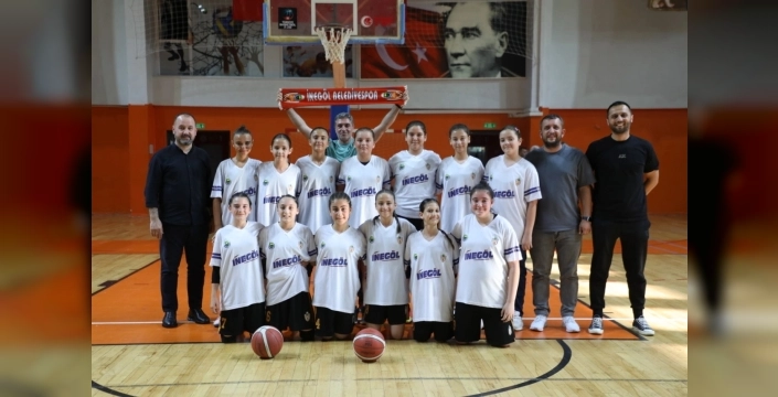 İnegöl Belediyespor U12 Kız Basketbol Takımı, Bursa'da üçüncülük elde etti