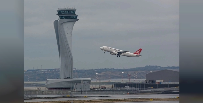 İstanbul Havalimanı'ndan nefes kesen rekor: 1 günde bin 730 uçuş!