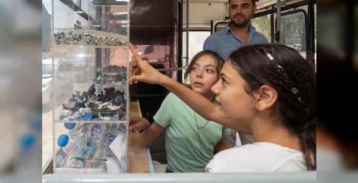 İzmir'de çocuklar doğa nöbetinde: Dobidob eğitim otobüsü ile