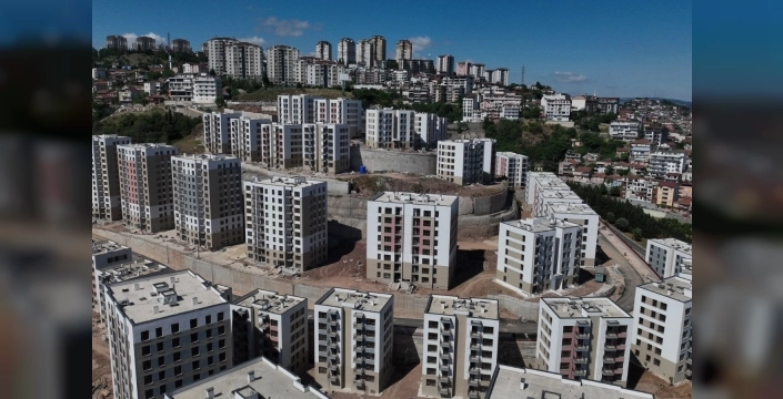 İzmit Cedit'te kentsel dönüşüm sevinci: 1.097 hak sahibi yeni yuvalarına kavuştu