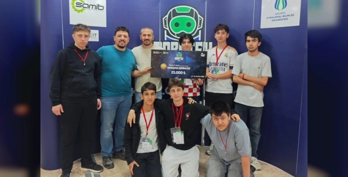 Karasu'dan 'Robotek'e damga: Öğrenciler Türkiye ikinciliği ve dördüncülüğü ile döndü!