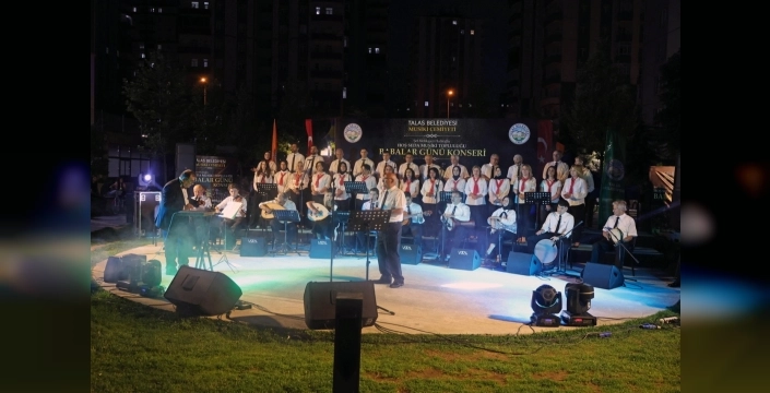 Kayseri Talas'ta müzik dolu bir Babalar Günü konseri