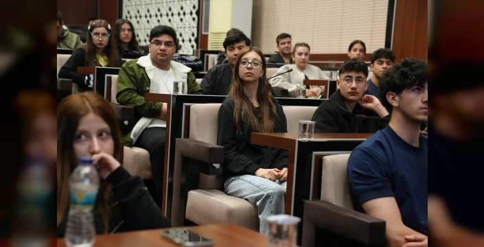 Keçiören'de stajyerlere geleceğe hazırlık eğitimi verildi