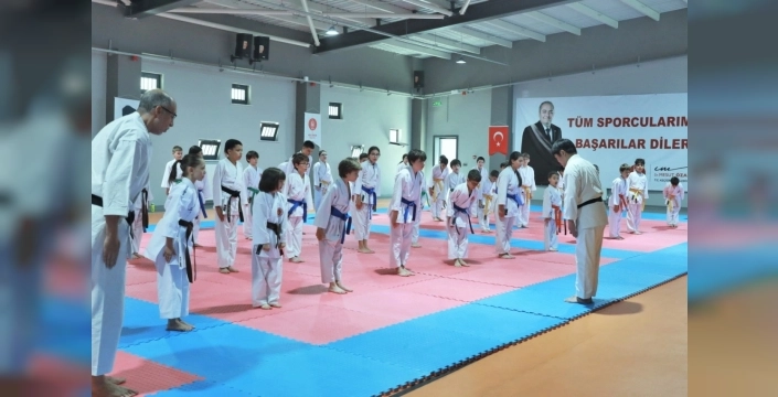 Keçiören, karatecileri dünya şampiyonası öncesinde ağırladı
