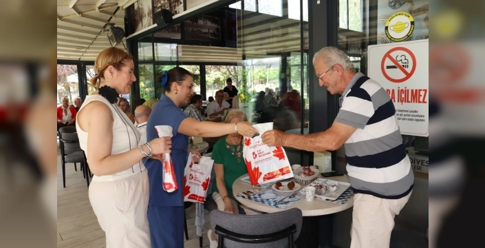 Kocaeli İzmit'te Babalar Günü'nde duygusal anlar yaşandı