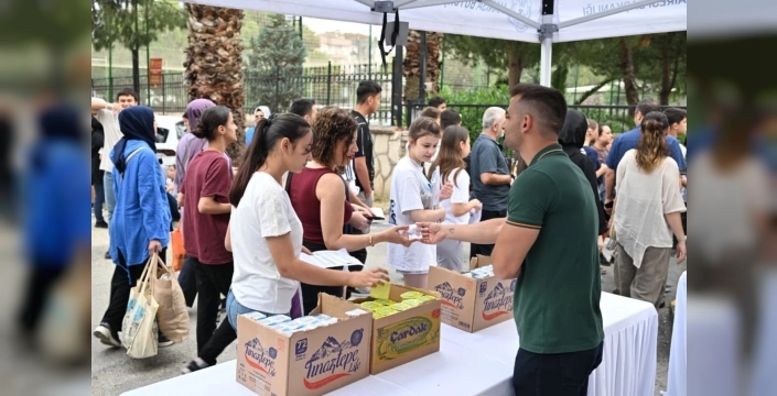 Manisa Büyükşehir, YKS döneminde öğrencilere destek oluyor