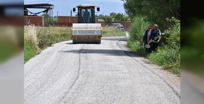 Manisa'da 11 kilometrelik yol yenilendi