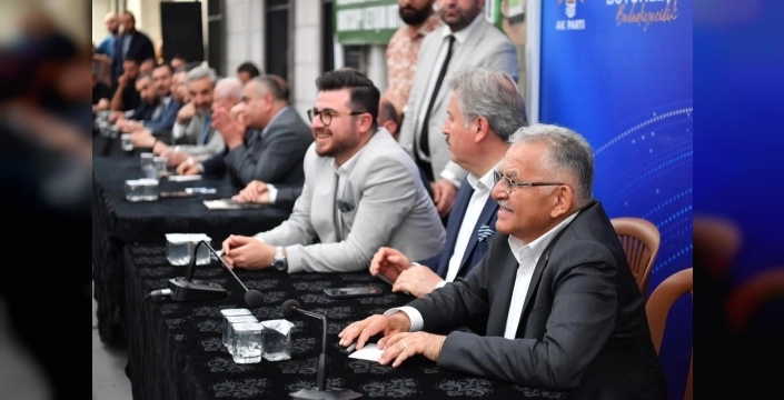 Melikgazi'de halkla buluşma: Başkan Palancıoğlu soruları yan