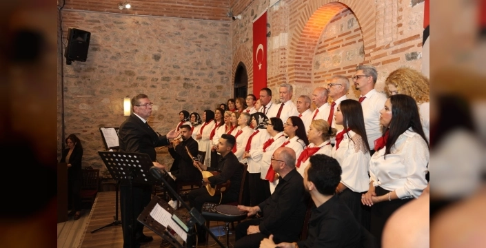 Osmangazi'de Türk halk müziği konseri ile unutulmaz bir gece yaşandı