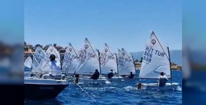 Sahil Güvenlik Kupası yelken yarışları, Foça'da nefes kesti