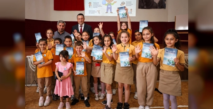 Sakarya'da minikler suyun kahramanı oldu: Binlerce öğrenci 'Su Müfettişi' unvanıyla göreve başladı!
