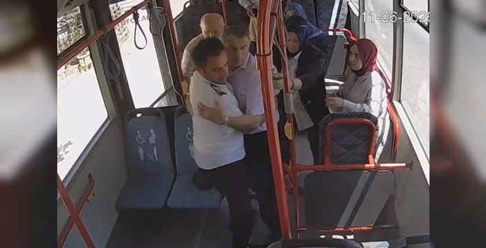 Sakarya'da otobüs şoförü ve yolcularla hayat kurtarıldı