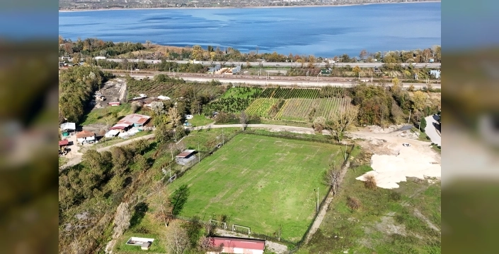 Sakarya Kurtköy'e FIFA standartlarında yeni futbol sahası geliyor
