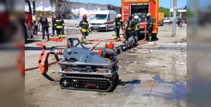 Samsun İtfaiyesi, alevkıran robotuyla yangınlara karşı daha güçlü