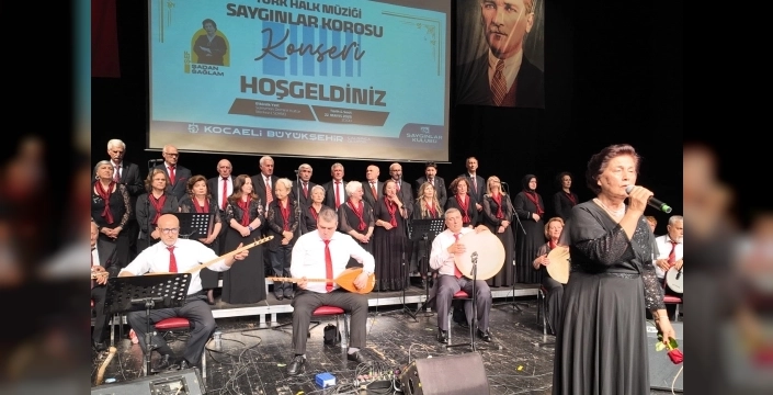 Saygınlar Korosu'ndan gönüllere dokunan konser: Nostalji rüzgarı esti