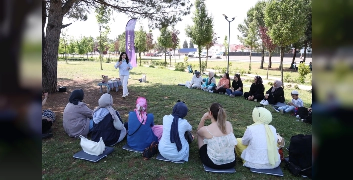 Yaza merhaba dedi, diyetisyenler Gebze Millet Bahçesi'nde vatandaşla buluştu