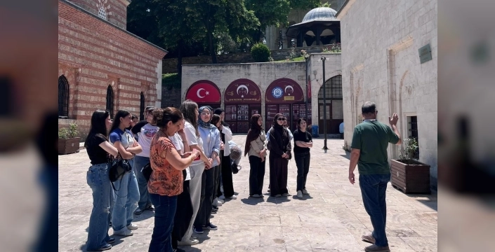 Yıldırımlı gençler, Bursa'nın tarihi mirasını keşfe çıkıyor