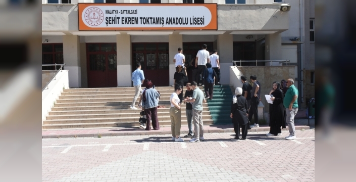 YKS heyecanı dorukta: Temel yeterlilik testi başladı
