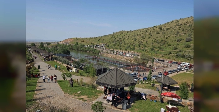 Zincidere 100. Yıl Mesire Alanı, bayramda 220 bin kişiye kapılarını açtı