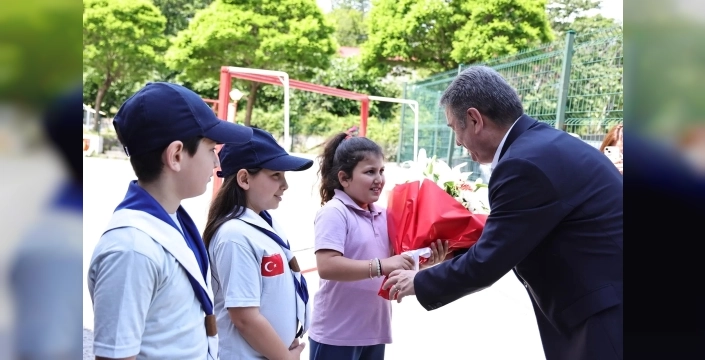Zonguldak'ta Başkan Erdem, öğrencilerle keyifli buluşma gerçekleştirdi