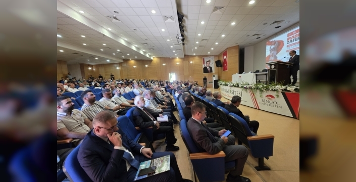 15 Temmuz ruhu Bingöl'de 'İrade Bizim, Zafer Bizim' paneliyle anıldı