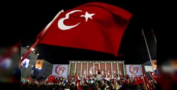 15 Temmuz ruhu hala dipdiri: Darbe girişiminde yine sokağa çıkılır mı?